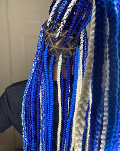 Blue And White Braids For Black Women, Black Blue And Blonde Knotless Braids, Blue And Pink Box Braids, Blue And Blonde Knotless Braids, Knotless Box Braids Blue, Blond And Blue Braids, Blue And Blonde Box Braids, Blue And Black Box Braids, Blue And White Braids