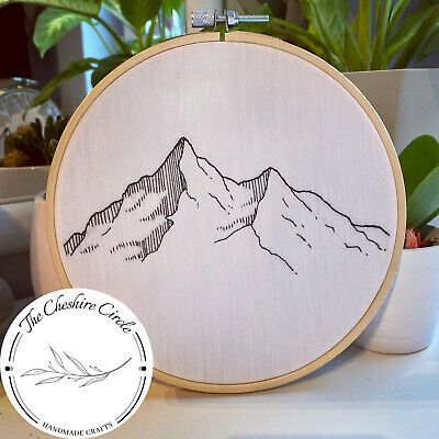 Embroidered Mountain Scene, Embroidery Patterns Landscape, Embroidery Scenery Simple, Hand Embroidery Mountains, Embroidery Patterns Mountains, Mountain Embroidery Designs, Embroidery House Pattern, Embroidery Mountains Simple, Minimalist Embroidery Patterns