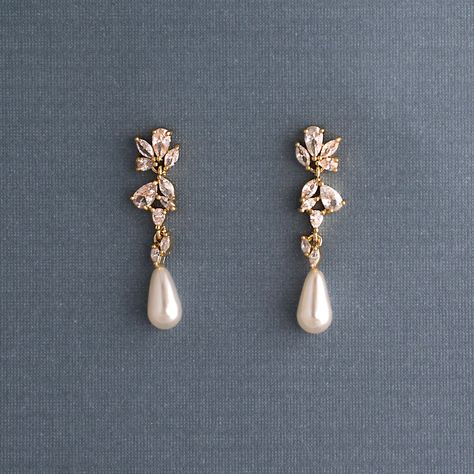 A single ivory teardrop pearl hangs from a delicate cluster of CZ jewels. These wedding day earrings are delightfully elegant. They are about 1.25 inches long and .25 inches wide, lead and nickel free, grade AAA CZ stones. Nose Piercing Gold, Anklet Diamond, Aesthetic Silver Jewelry, Wedding Day Earrings, Jewelry Lookbook, Cz Earrings, Fancy Jewelry, Girly Jewelry, Dream Jewelry