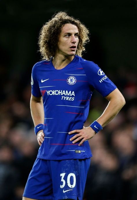 David Luiz Chelsea, Soccer Rules, Rain Wallpapers, Classic Football Shirts, European Soccer, Classic Football, Steven Gerrard, Zinedine Zidane, Chelsea Football Club