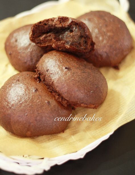 Chocolate Filled Buns, Chocolate Bun Recipe, Chocolate Bun, Filled Buns, Chocolate Buns, Cooking Therapy, Japanese Chocolate, Milk Bun, Roti Recipe