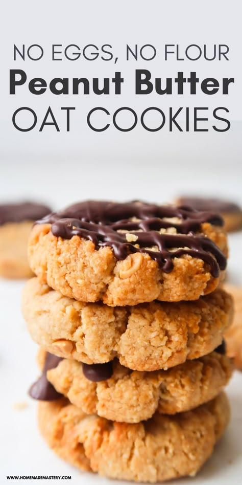 These are the best peanut butter cookies ever - no eggs, no flour, no gluten needed to make this easy healthy recipe. Peanut butter oatmeal cookie recipe that is vegan and made mainly with gluten-free oats, peanut butter and maple syrup. Peanut Butter Cookies No Eggs, Gluten Free Peanut Butter Oatmeal Cookies, Best Peanut Butter Cookies Ever, Cookies No Eggs, The Best Peanut Butter Cookies, Oats Peanut Butter, Peanut Butter Dessert Recipes, Healthy Peanut Butter Cookies, Gluten Free Peanut Butter Cookies