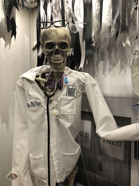 Scary Doctor, Skeleton Doctor, Chemistry Notes, Halloween Boo, Chemistry, Surgery, Skeleton, Bones, Lab Coat