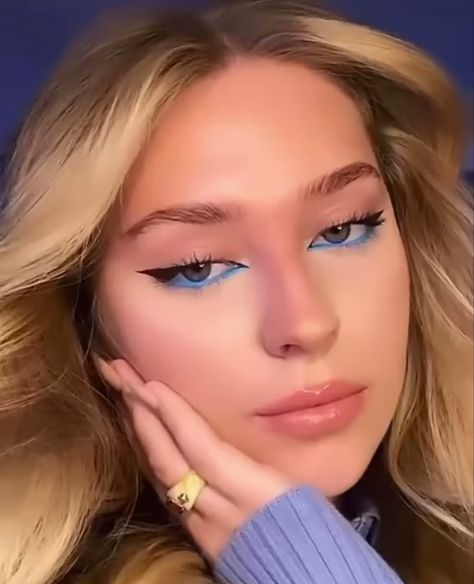 Light Blue Eye Makeup Simple, Makeup Looks No Eyeliner, Gold Makeup Looks, Prom Eye Makeup, Makeup Spray, Eye Makeup Pictures, Pinterest Makeup, Eye Makeup Designs, Colorful Eye Makeup