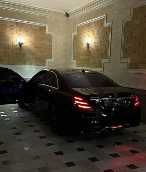 Mercedes S63 AMG W222 Mercedes S63, Mercedes Car, Street Racing Cars, Benz S Class, Benz S, Street Racing, Luxury Flowers, S Class, Mercedes Amg