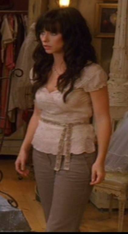 Ghost Whisperer Melinda Gordon Outfits Season 1, Melinda Gordon Outfits, Ghost Whisperer Style, Melinda Gordon, Ghost Whisperer, Fashion Terms, Cute Modest Outfits, Tv Show Outfits, Spring Equinox