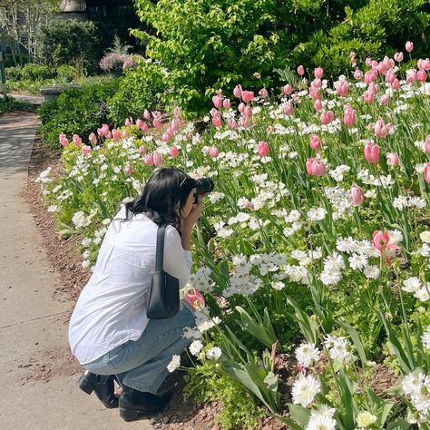 suddenly very interested in picking up gardening as a new hobby🌷 Cottingley Fairies, Flower Picking Aesthetic, Keystone Colorado Summer, Picking Wildflowers Aesthetic, Very Interesting, New Hobbies, Pick Up, Fun Things To Do, Things To Do