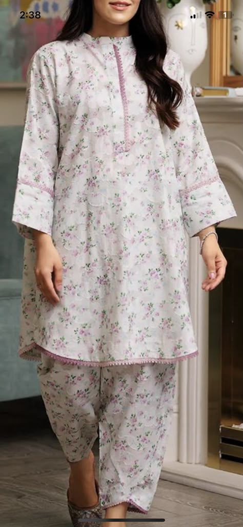 Simple Suits Neck Designs, Co Ords Outfits With Lace, Trending Pakistani Outfits, Printed Shalwar Kameez Design, Pakistani Cord Set, Loan Dress Design, Suit Designs Indian Style Latest Cotton, Saniya Shaikh, Desi Casual