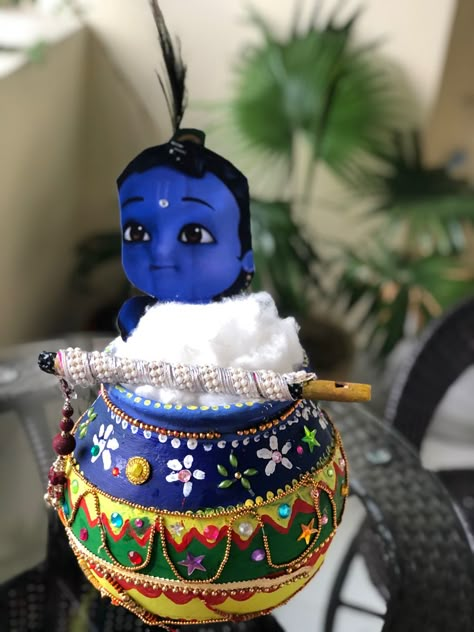 Janmashtami decoration idea Dahihandi Decoration Ideas, Matka Decoration Pots Janmashtami, Janmastmi Matki Decoration, Matka Painting For Janmashtami, Mataki Decoration Idea For Janmashtami, Matuki Art, Krishna Matki Decoration, Janmashtami Matki Decoration, Matki Decoration Ideas For Janmashtami