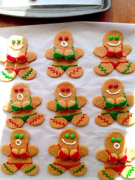 Funny Gingerbread Men Ideas, Gingerbread Man Funny, Ginger Bread Men Decorating, Gingerbread Men Decorating Ideas Funny, Funny Gingerbread Cookies, Funny Christmas Cookies Decorated, Gingerbread Men Ideas, Gingerbread Cookies Ideas, Gingerbread Cookie Decorating Ideas