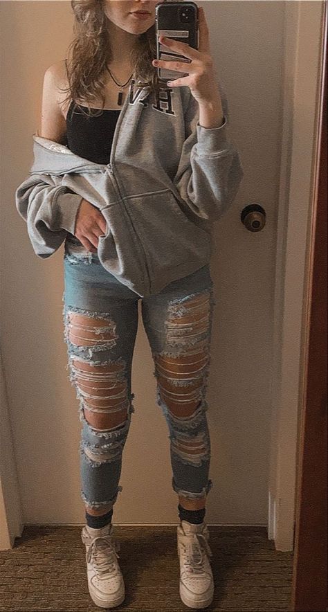 Outfits With Cropped Zip Up Hoodies, Black Zip Up Jacket Outfit Aesthetic, Zip Up Grey Hoodie Outfit, Hoodie And Ripped Jeans Outfit, Zip Up Hoodie And Jeans Outfit, Grey Zip Up Jacket Outfit, Outfits With Grey Zip Up Hoodie, How To Style A Grey Zip Up Hoodie, Oversized Zipper Hoodie Outfit