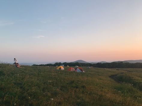 Max Patch Nc, Patch Aesthetic, Nc Photography, Max Patch, Adventure Aesthetic, The Mountains Are Calling, Take A Hike, Summer Dream, Summer Adventures