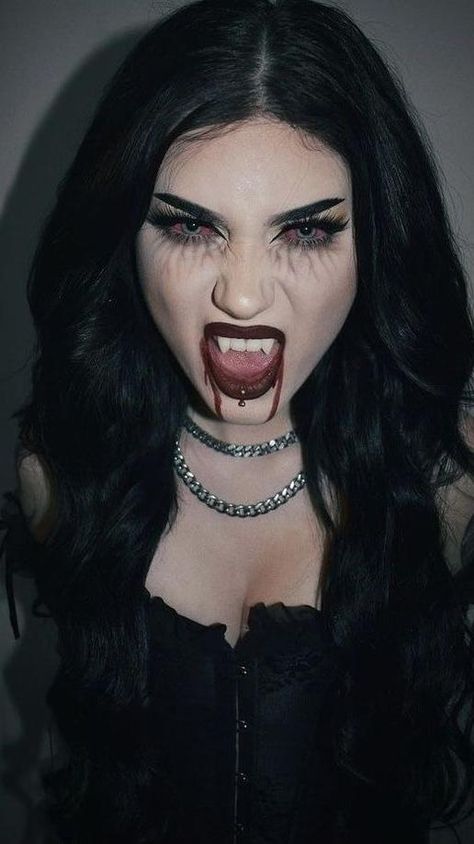 Vampire Makeup Looks, Vampire Makeup Halloween, Halloweenský Makeup, Holloween Makeup, Vampire Halloween Costume, Vampire Look, Vampire Makeup, Hot Halloween Outfits, Halloween Makeup Pretty