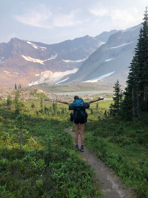 Hiking Aethestic, Hiking Asethic, Hiking Aestethic, Outdoor Asethic, Summer Hiking Aesthetic, Best Hiking Backpacks For Women, Backpacking Aesthetic, Back Packing, Adventure Core