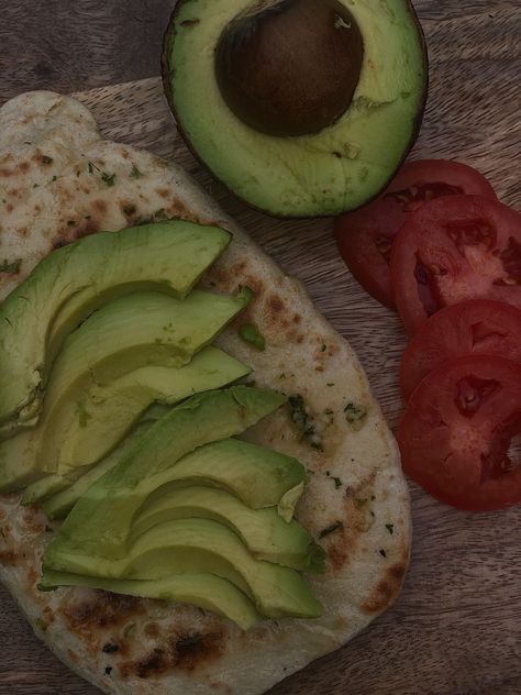 Naan Bread Aesthetic, Avocado Meals, Bread With Avocado, Homemade Naan, Homemade Naan Bread, Homemade Cooking, Naan Bread, Naan, Aesthetic Food