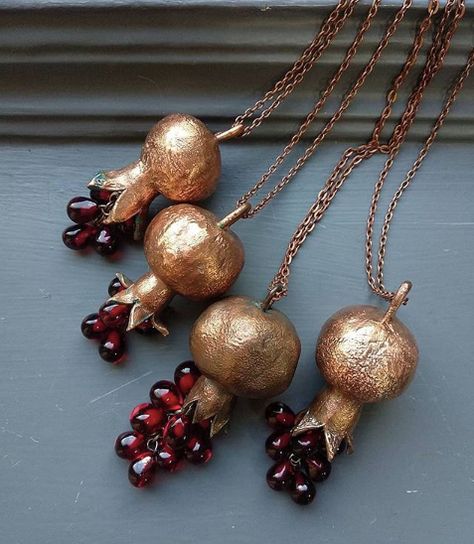 Pomegranate Necklace, Pomegranate Art, Pomegranate Jewelry, Found Object Jewelry, Embroidery Crochet, Handmade Costumes, Fruit Jewelry, Craft Handmade, Copper Necklace