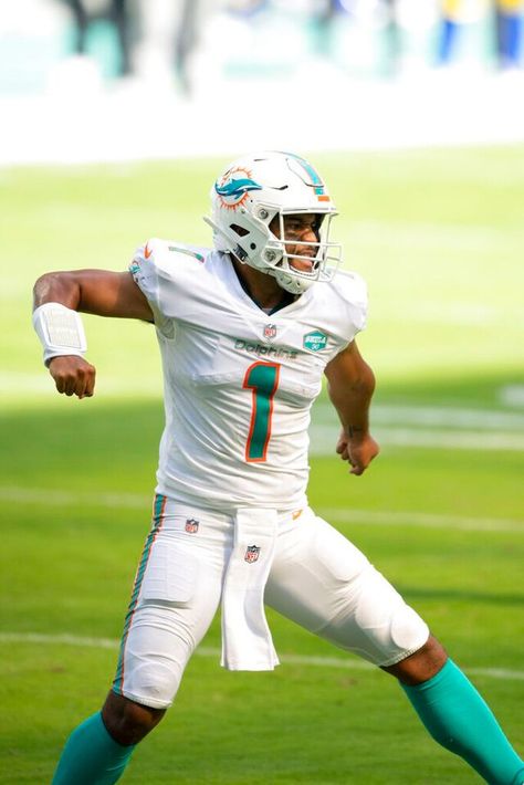 Miami Dolphins Players, Jaylen Waddle, Nfl Pictures, Tua Tagovailoa, Miami Dolphins Logo, Miami Dolphins Football, Dolphins Football, Nfl Player, Nfl Photos