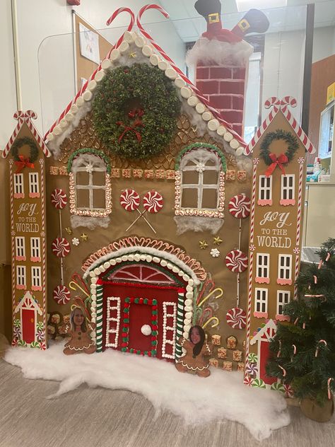 Gingerbread Cubicle Ideas, Gingerbread House Cubicle, Office Gingerbread House, Gingerbread Office, Gingerbread Theme, House Work, Office Cubicle, Office Christmas Decorations, Office Holiday