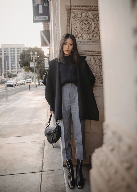 Layer Now: Cape and Knits – TSANGTASTIC Cape Outfits For Women, Moda Paris, Mode Inspo, 가을 패션, Fall Fashion Outfits, Looks Style, Mode Inspiration, Winter Fashion Outfits, Fall Winter Outfits