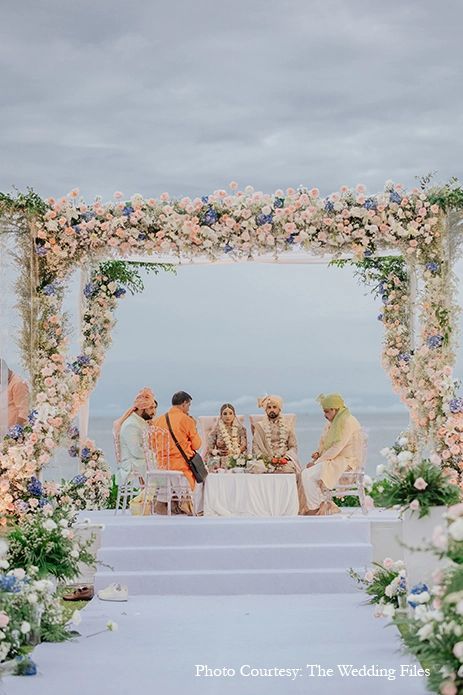 Beach Mandap Decor Indian, Beach Side Indian Wedding, Clear Mandap, Acrylic Mandap, Open Mandap, Beach Mandap, Wedding Beach Reception, Mandap Wedding, Indian Beach Wedding