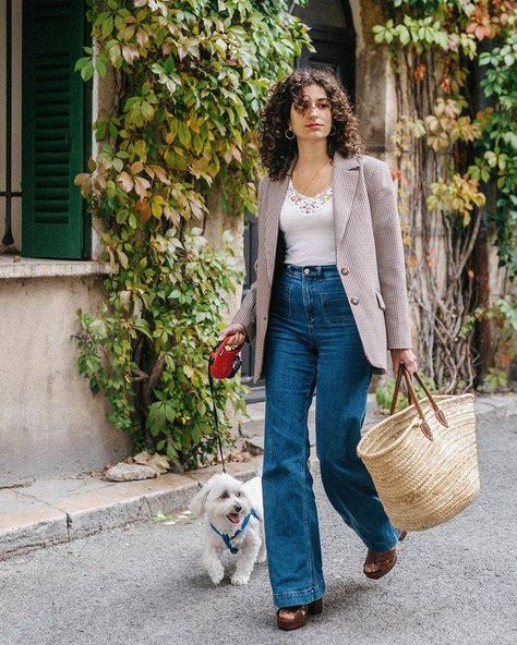 6 Stylish Ways to Wear Flare Jeans in 2021 | Who What Wear Shoes And Flare Jeans, Flared Jeans Shoes, What To Wear With Flare Jeans, Shoes With Flare Jeans, Shoes To Wear With Flare Jeans, Flare Jeans Outfit, Jeans Trend, Tan Leather Jackets, High Rise Bootcut Jeans