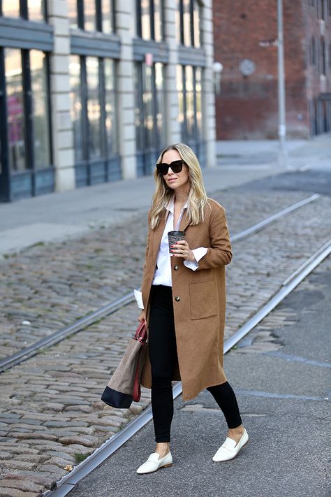 Fall Outfit Inspiration, Camel Coat, Helena of Brooklyn Blonde White Loafers Outfit, Moccasins Outfit, Mules Outfit, Camel Outfit, Camel Coat Outfit, Brooklyn Blonde, Pijamas Women, Fall Fashion Coats, White Loafers