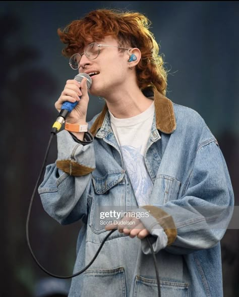 Cavetown Haircut, Cavetown Hair, Cavetown Outfits, Boys Haircuts Long Hair, Lemon Boy, Short Punk Hair, Androgynous Haircut, Punk Hair, Types Of Curls