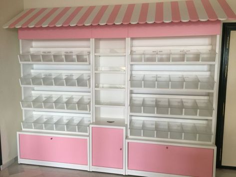 Pop Up Shop Display Ideas Sweets, Small Candy Store Ideas, Candy Store Design Interior, Candy Store Design Sweet Shops, Whimsical Candy Shop Counter, Candy Store Display, Colorful Studio, Candy Store Design, Stationery Store Design