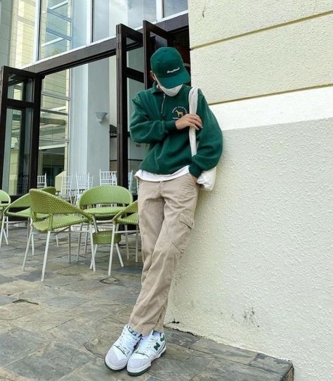 New Balance 550 Outfit Men Black, New Balance 550 Fits Men, Men’s New Balance Outfit, Green Gray Outfit, Softboy Outfits Summer, Green Shoes Outfit Men, Green Hoodie Outfit Men, College Boy Outfits, 550 Outfit Men