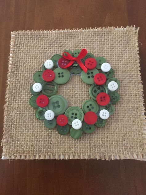 Wreath Button Christmas Art, Crafts Using Buttons, Christmas Button Art, Christmas Button Crafts, Button Wreath, Buttons Crafts Diy, Button Craft, Michaels Craft, Christmas Buttons