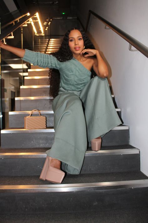 Kerry Washington Scandal Outfits, Kerry Washington Outfits, Kerry Washington Style, Jessica Pearson, Tan Pumps, Beige Handbags, Deep Autumn, Kerry Washington, Classy Aesthetic