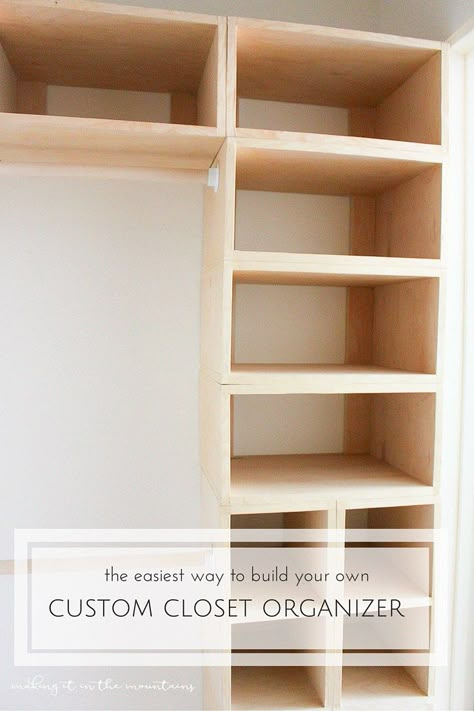 This brilliant DIY custom closet organizer is not only easy to build, but makes creating your own custom closet configuration both simple and affordable! Closet Designs Diy, Closet Configuration, Diy Kast, Wood Closet Shelves, Diy Closet Shelves, Diy Closet Storage, Organiser Son Dressing, Diy Custom Closet, Custom Closet Organization