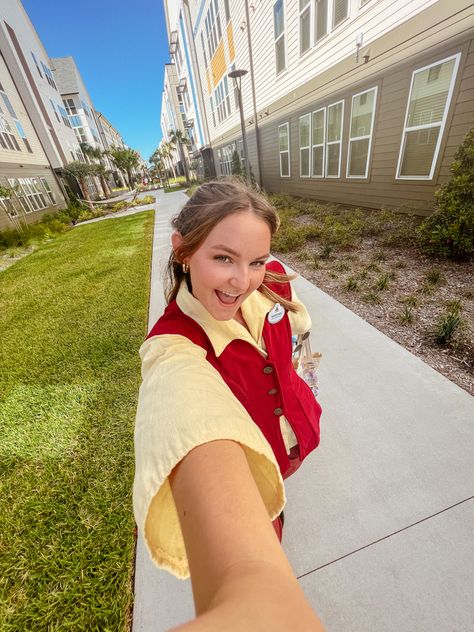 Disney Worker Aesthetic, Disney Cast Member Aesthetic, Disney World Cast Member, Disney Careers, Disney College Program Aesthetic, Disney Eras, Disney College, Disney Cast Member, Disney College Program