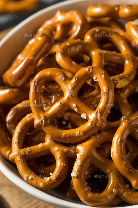 Bag Of Pretzels, Salty Birthday Treats, Salty Snacks Aesthetic, Salty Foods Aesthetic, Pretzel Aesthetic, Crackers Aesthetic, Holiday Manifestation, Salty Snacks For Party, Salted Snacks