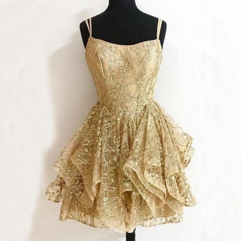 Gold Homecoming Dress, Gaun Koktail, Gold Sequin Shorts, Cocktail Party Outfit, Sparkly Shorts, Mode Ulzzang, Short Homecoming Dresses, Mini Prom Dresses, Short Homecoming Dress