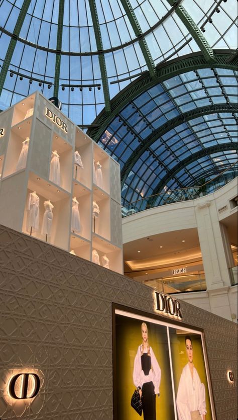 Dubai Shopping Aesthetic, Dubai Mall Aesthetic, Dior Dubai, Mall Aesthetic, Dubai Instagram, Aesthetic Dior, The Dubai Mall, Dubai Aesthetic, Dubai Shopping