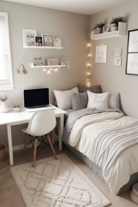 Chambre clair Pinterest Room Ideas Aesthetic Small Rooms, Bedroom Setup Ideas Layout, Really Small Bedroom Ideas, Mini Room Ideas, Bedroom Ideas For Teenage Girl Rooms, Small Room Makeover, Bedroom Ideas For Small Rooms Cozy, Bedroom Decor Inspiration