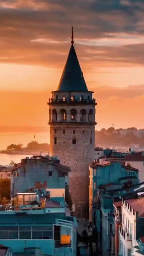 manzara.videolari on Instagram: Böyle videolar için takip etmeyi unutmayın 🥀🥀 Wwii Maps, Istanbul Turkey Photography, House Painter, Red House, Turkey Travel, Acadia National Park, City Landscape, City Photography, Istanbul Turkey