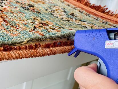 Rug Hacks, Rug Makeover, Area Rugs Diy, Rug Binding, Homemade Rugs, Top Of Stairs, Carpet Remnants, Carpet Fitting, Wall Rug