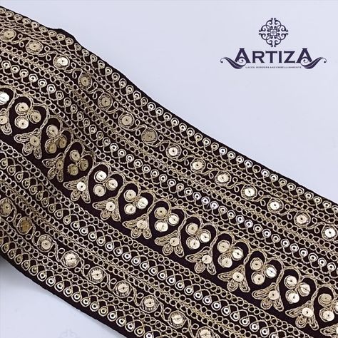 laces and trims Saree Border Designs Lace, Stiching Styles, Baluchi Dress, Velvet Pakistani Dress, Diy Lace Trim, Outfit Ideas Dressy, Silver Sequin Top, Emb Designs, Gold Bangles For Women