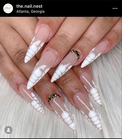 White Snake Nails Designs, Wedding Stiletto Nails, White Snake Nails, Snake Skin Nails Designs, Snake Skin Nails, White Nail Designs, Coffin Nails Designs, Stiletto Nails, Pretty Acrylic Nails