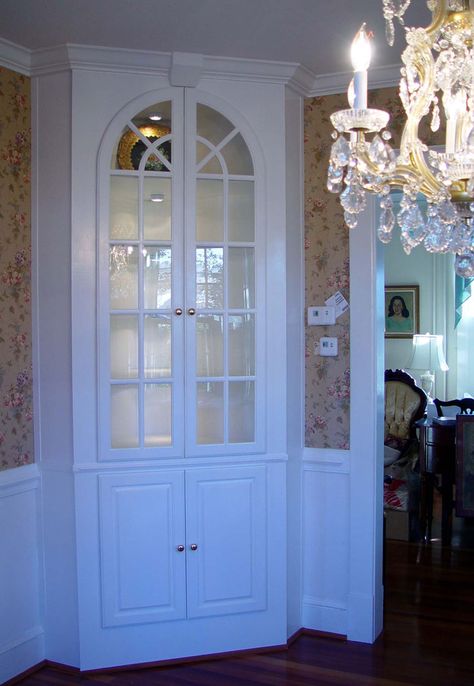 Built-in corner china cabinet. Corner Cabinet Hutch, Built In Corner Cabinet Dining Room, Corner Cabinets Dining Room, Teapot Storage, Corner Hutch Dining Room, Built In Corner Cabinet, Corner Cabinet Dining Room, Corner China Cabinets, Corner China Cabinet