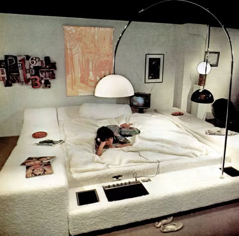 1960s Interior Design, 1960s Interior, 60s Interior, Retro Bedrooms, Water Bed, Awesome Bedrooms, Dream Spaces, Bedroom Aesthetic, Dream House Decor