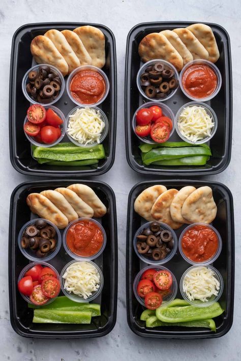 Add some fun to lunches with these DIY pizza lunchable recipe. Easy & quick to prep, add your own favorite pizza toppings for work or school Meal Prep For Office Lunch, Vegetarian Lunchables, Diy Pizza Lunchables, Pizza Lunchable, Lunchables Pizza, Work From Home Lunch, Diy Lunchables, Adult Lunchables, Meal Prep Lunch Box