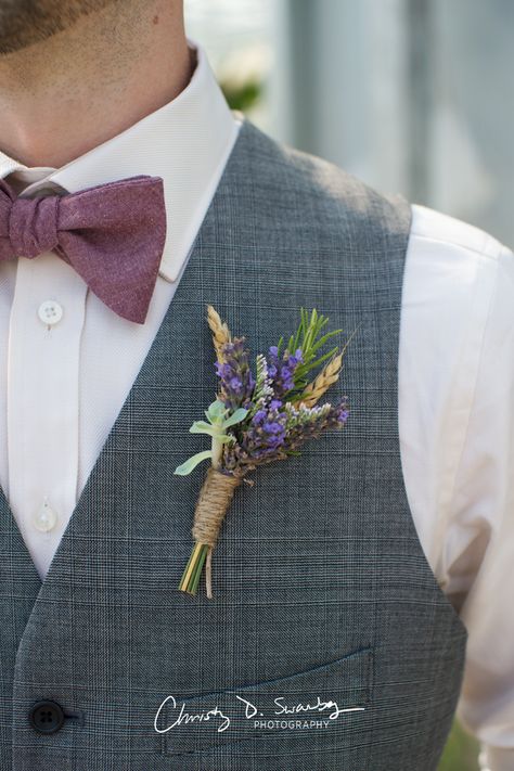 Lavender And Wheat Wedding, Fall Groom, Lavender Boutonniere, Wheat Wedding, Outfit Guys, Wedding Kids Outfit, Groom's Boutonniere, Twine Flowers, Purple Wedding Decorations