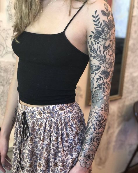 Full Arm Floral Tattoos For Women, American Traditional Floral Sleeve, Floral Half Sleeve Tattoo Lower Arm, Half Sleeve Upper Arm, Upper Arm Floral Tattoo, Lower Arm Sleeve Tattoo Women, Peony Sleeve Tattoo, Tattoo Sleeve Floral, Floral Upper Arm Tattoo