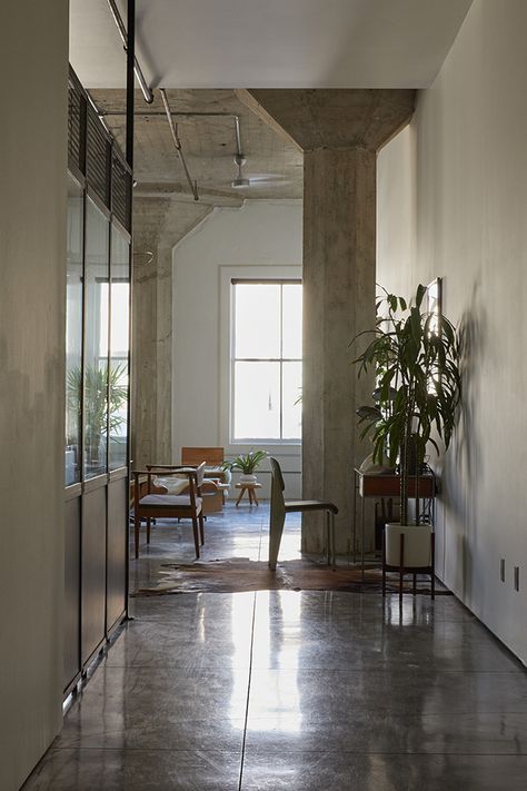 A desert-inspired loft hits the market in Los Angeles for $668k California Loft Apartment, Concrete Loft Apartment, Desert Apartment Building, Loft Apartment Los Angeles, Nyc Loft Aesthetic Industrial, Los Angeles Loft, Industrial Apartment Decor, Concrete Loft, Loft Aesthetic