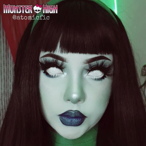 Scarah Screams Cosplay, Scara Screams Monster High, Scara Screams, Scarah Screams Monster High, Sarah Screams, High Photoshoot, Monster High Aesthetic, Monster High Halloween Costumes, Scarah Screams