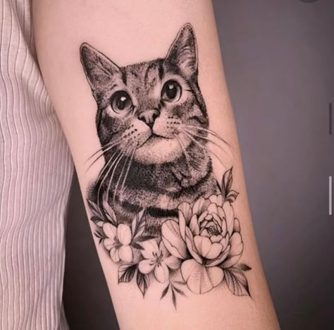 Cat Face Tattoos, Cat And Dog Tattoo, Cat Portrait Tattoos, Cat Tattoo Simple, Tato Minimal, Japan Flower, Tato Henna, Cool Forearm Tattoos, Tattoos For Lovers