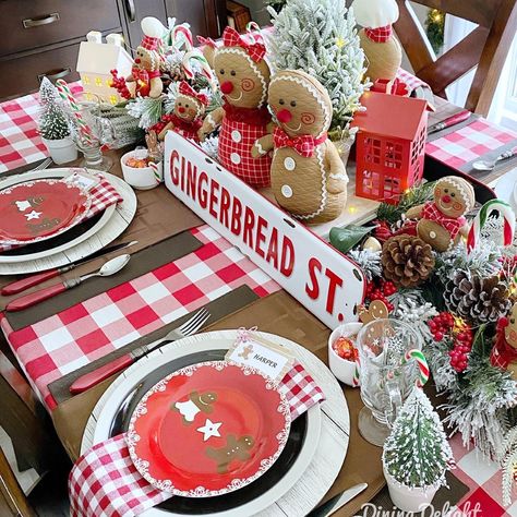 Gingerbread Tablescape, Gingerbread Themed Christmas, Gingerbread Christmas Tree, Gingerbread Party, Gingerbread Christmas Decor, Gingerbread House Decorations, Gingerbread Decorations, Icons Instagram, Cozy Spaces